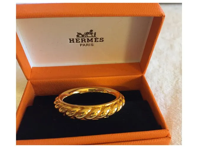 Anillo cuadrado de Hermès Dorado 