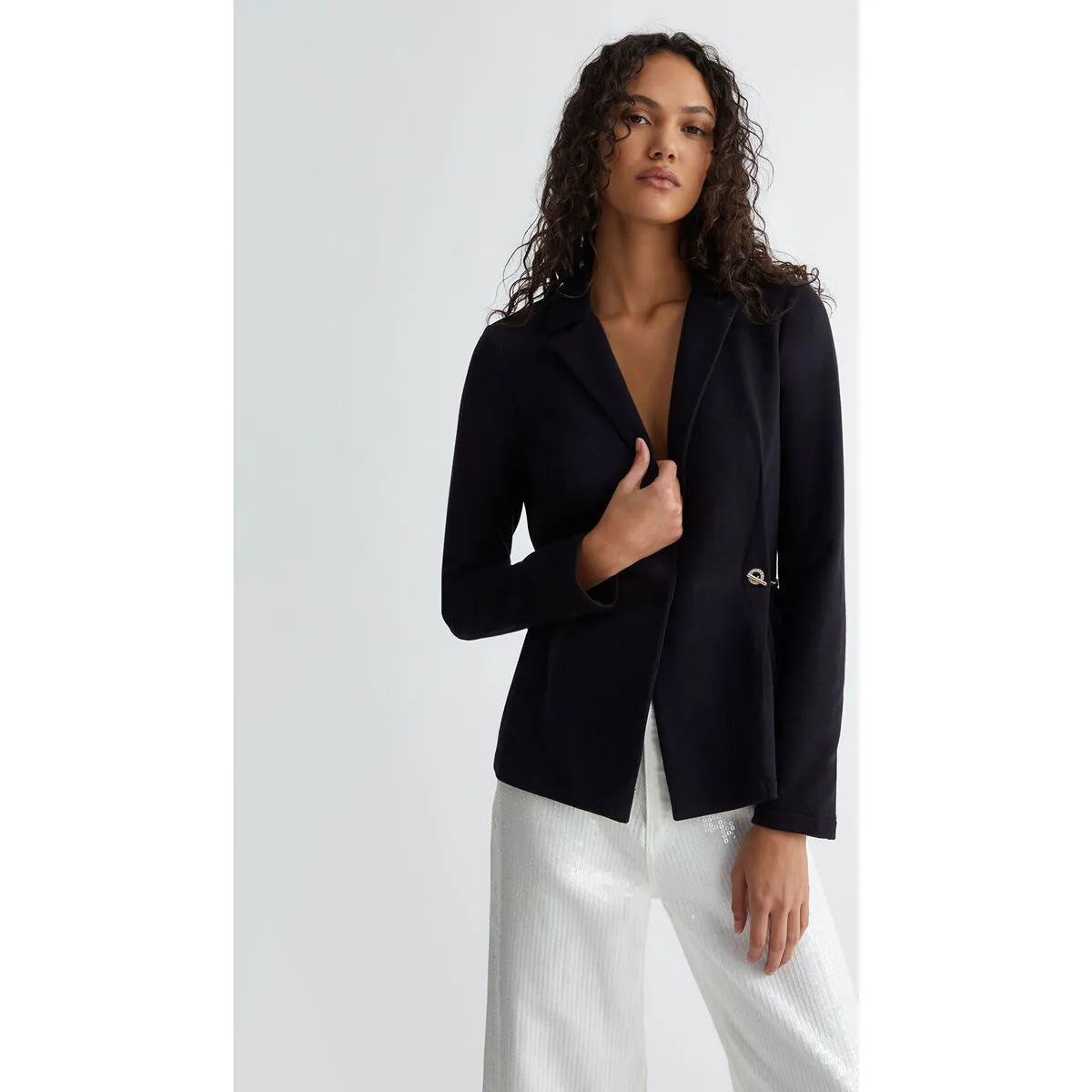 Blazer de felpa con cadenas