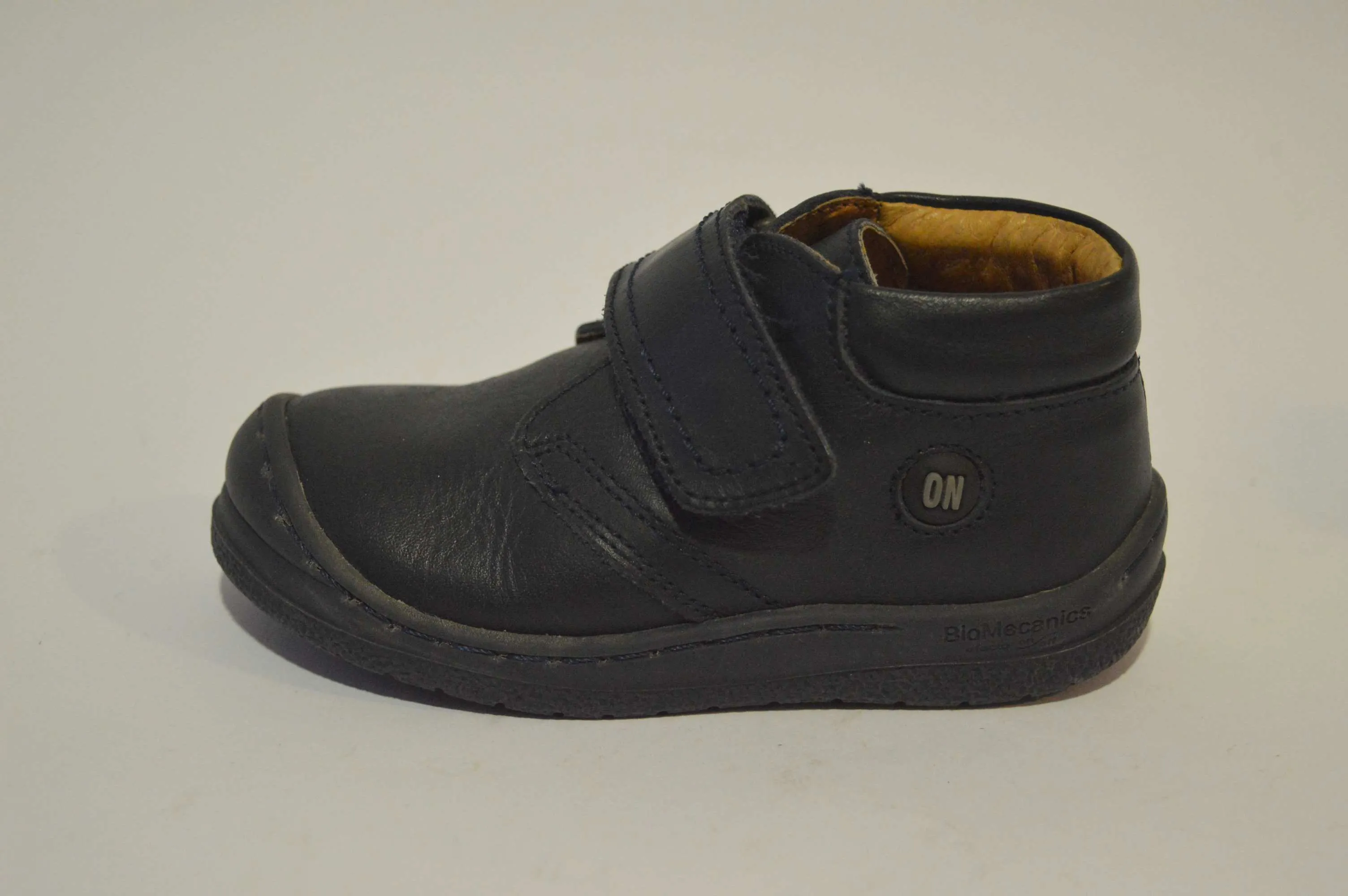 Bota Biomecanics con puntera
