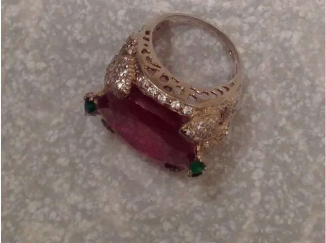 Burma anillo Roja 