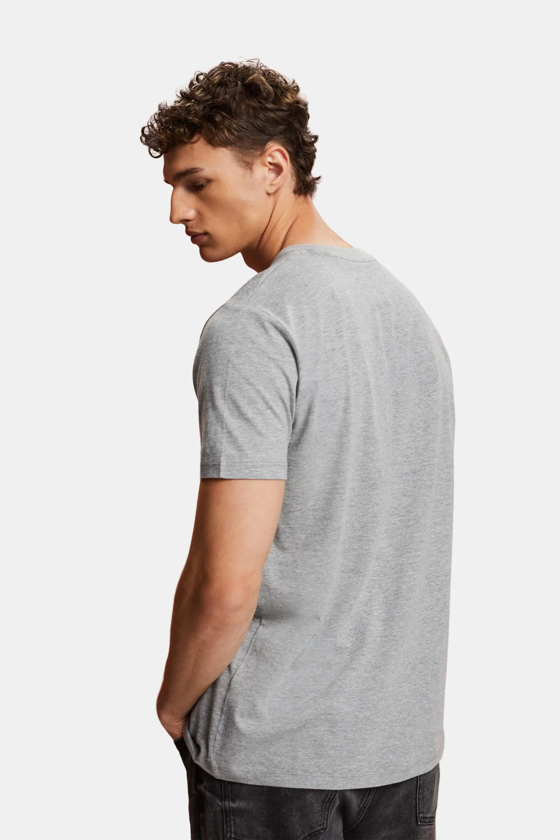 Camiseta con cuello redondo