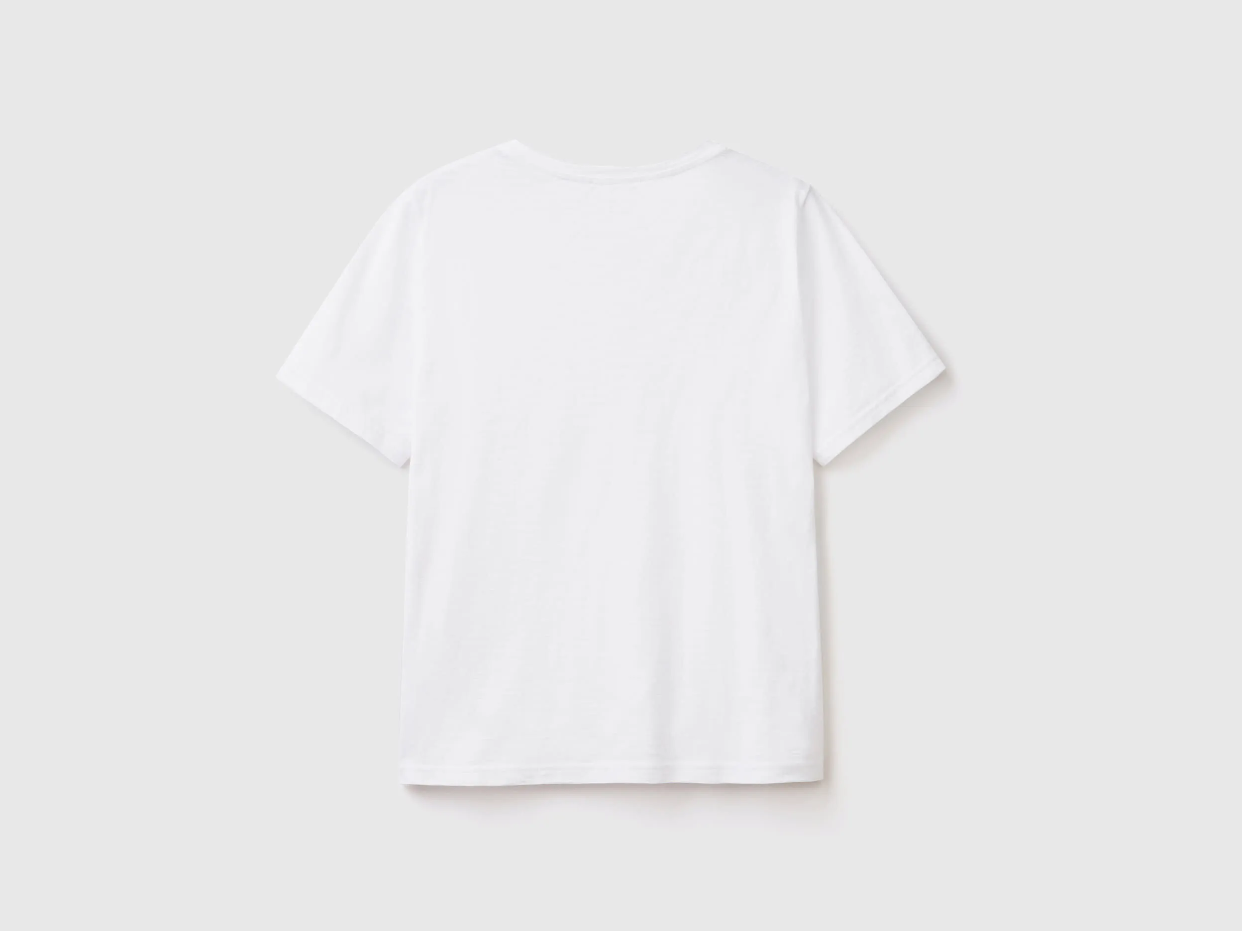 Camiseta de cuello redondo de algodón flameado