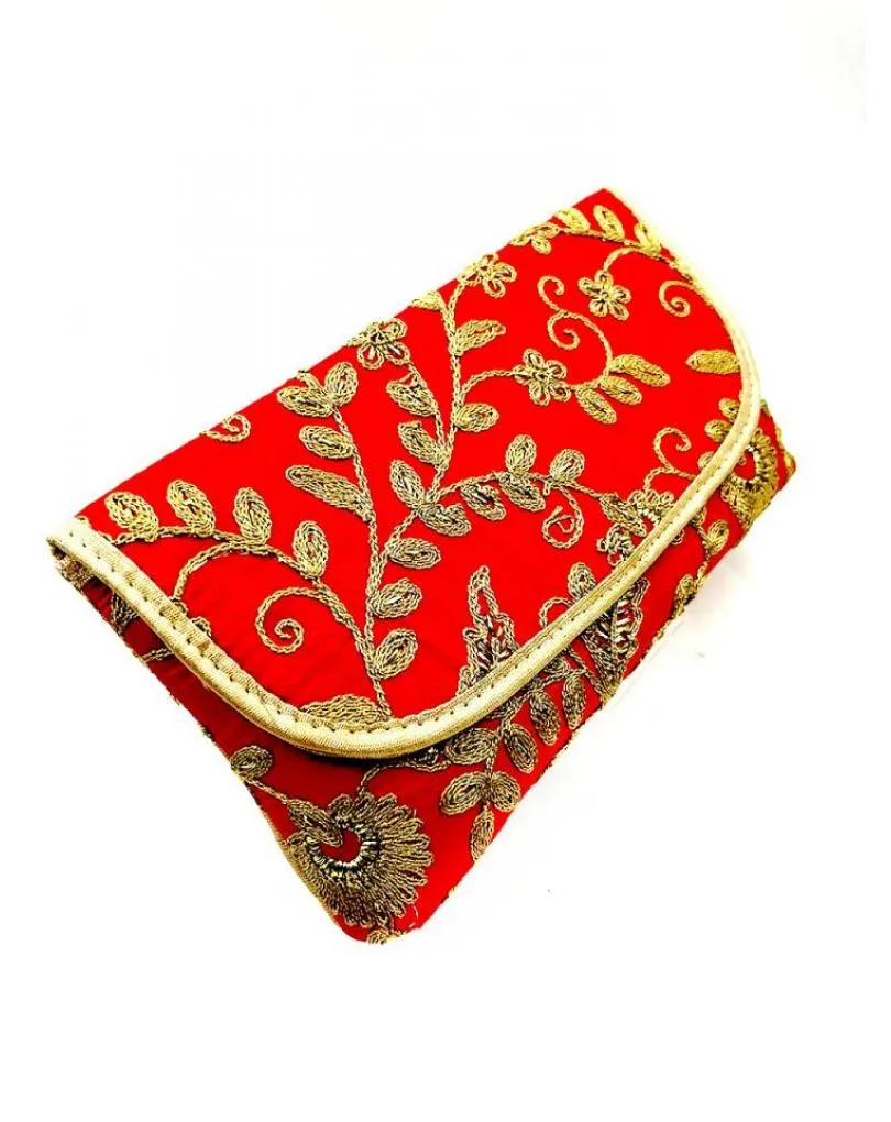 CARTERAS ROJAS CON DECORACION CON VIVO DORADO Y DETALLE DECORATIVO DE HOJA CRISTAL