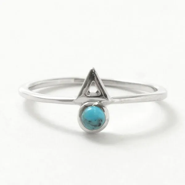 Chalisa T .. / Turquoise Circle Triangle Anillo extra fino