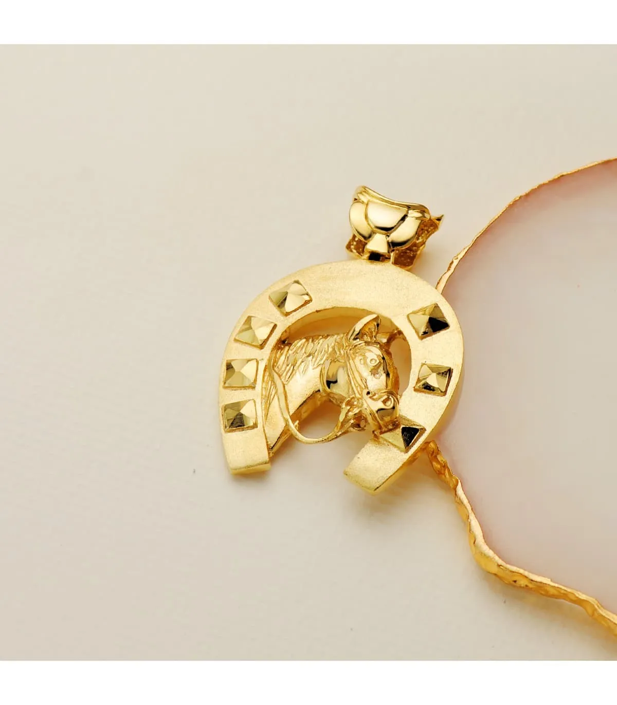 Colgante Herradura con Caballo Oro 18K 36 mm