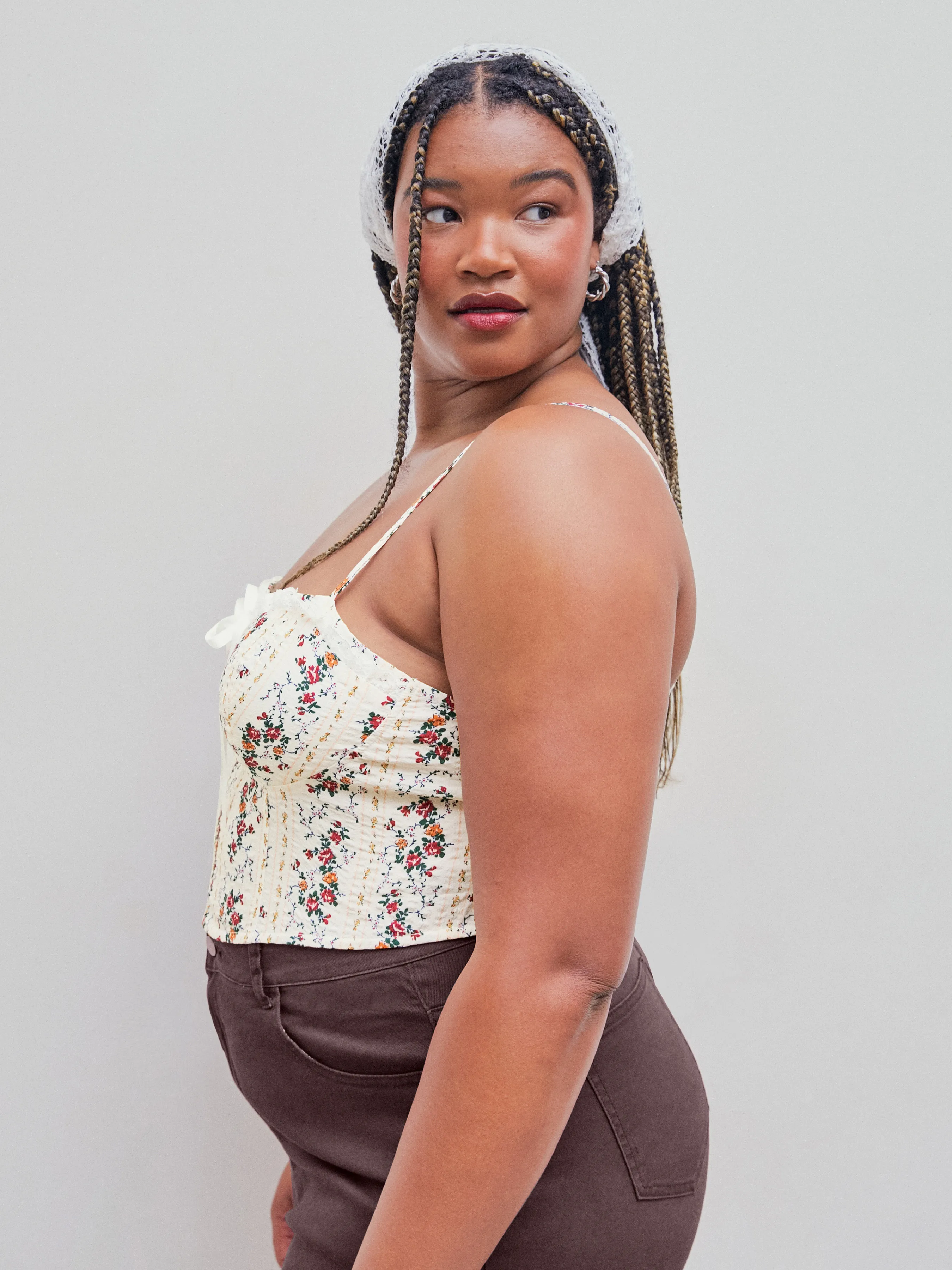 Floral Top de Tirantes con Encaje Anudado Curvy