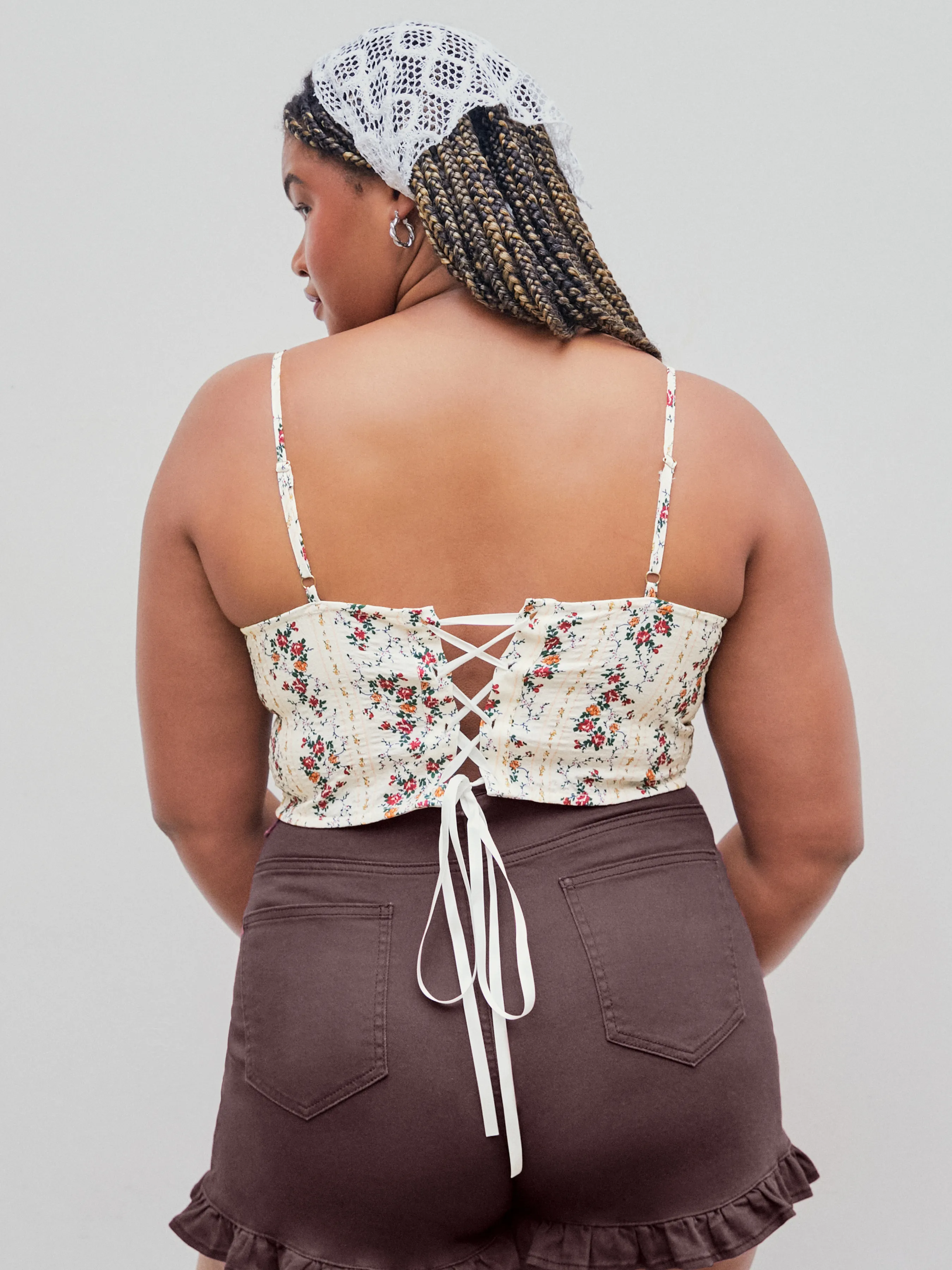 Floral Top de Tirantes con Encaje Anudado Curvy