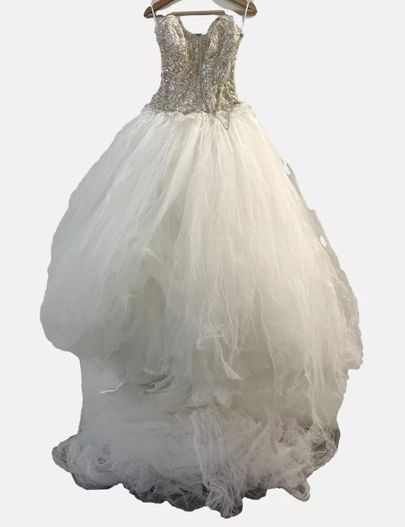 Jordi Dalmau Vestido de novia strass detalle cadenas