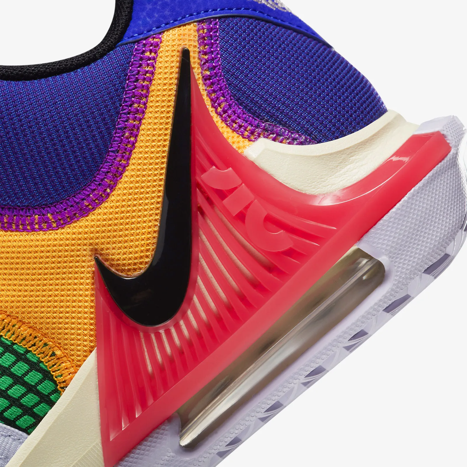 Nike LeBron Witness 7 