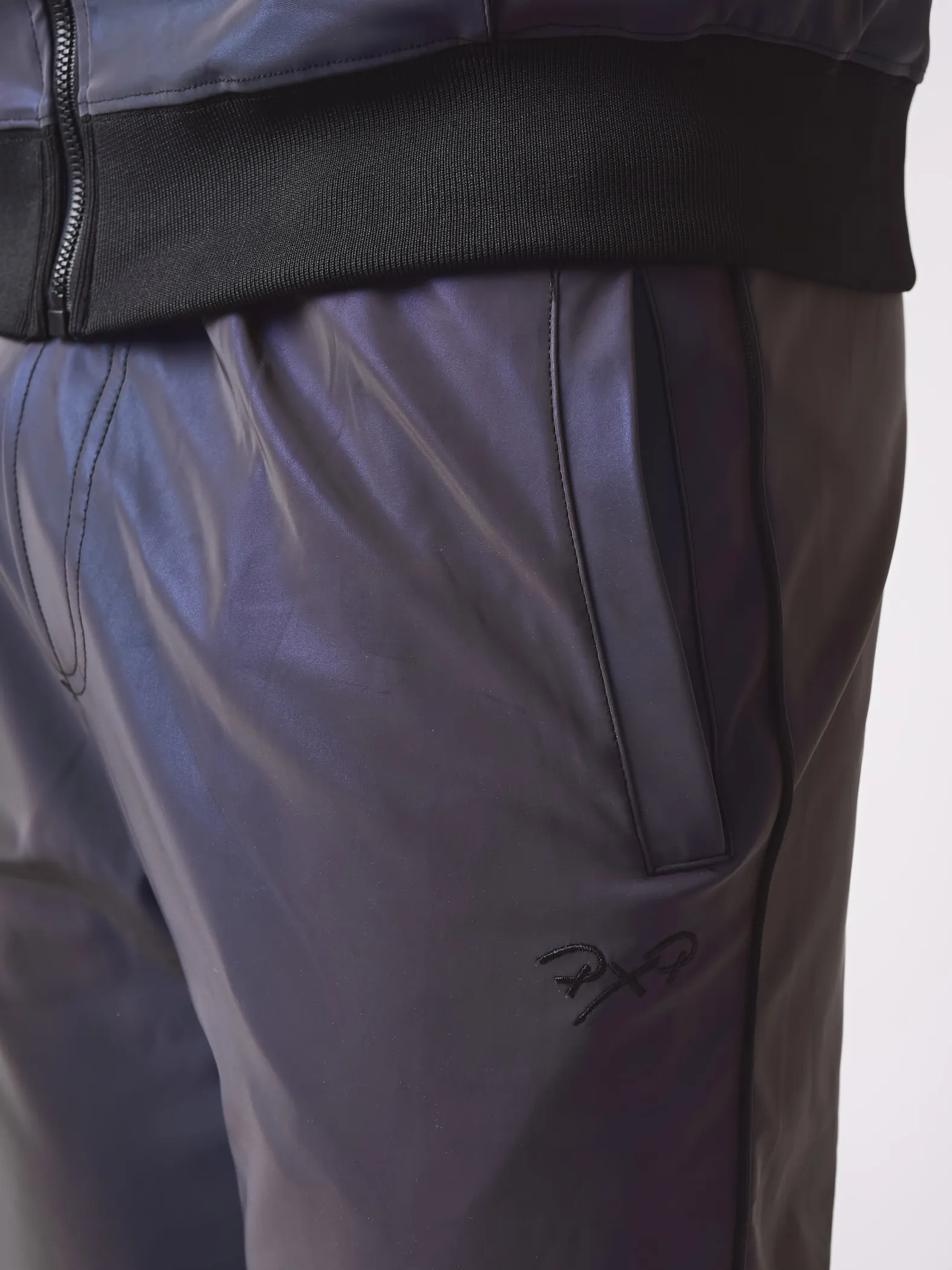 Pantalón con canesú reflectante