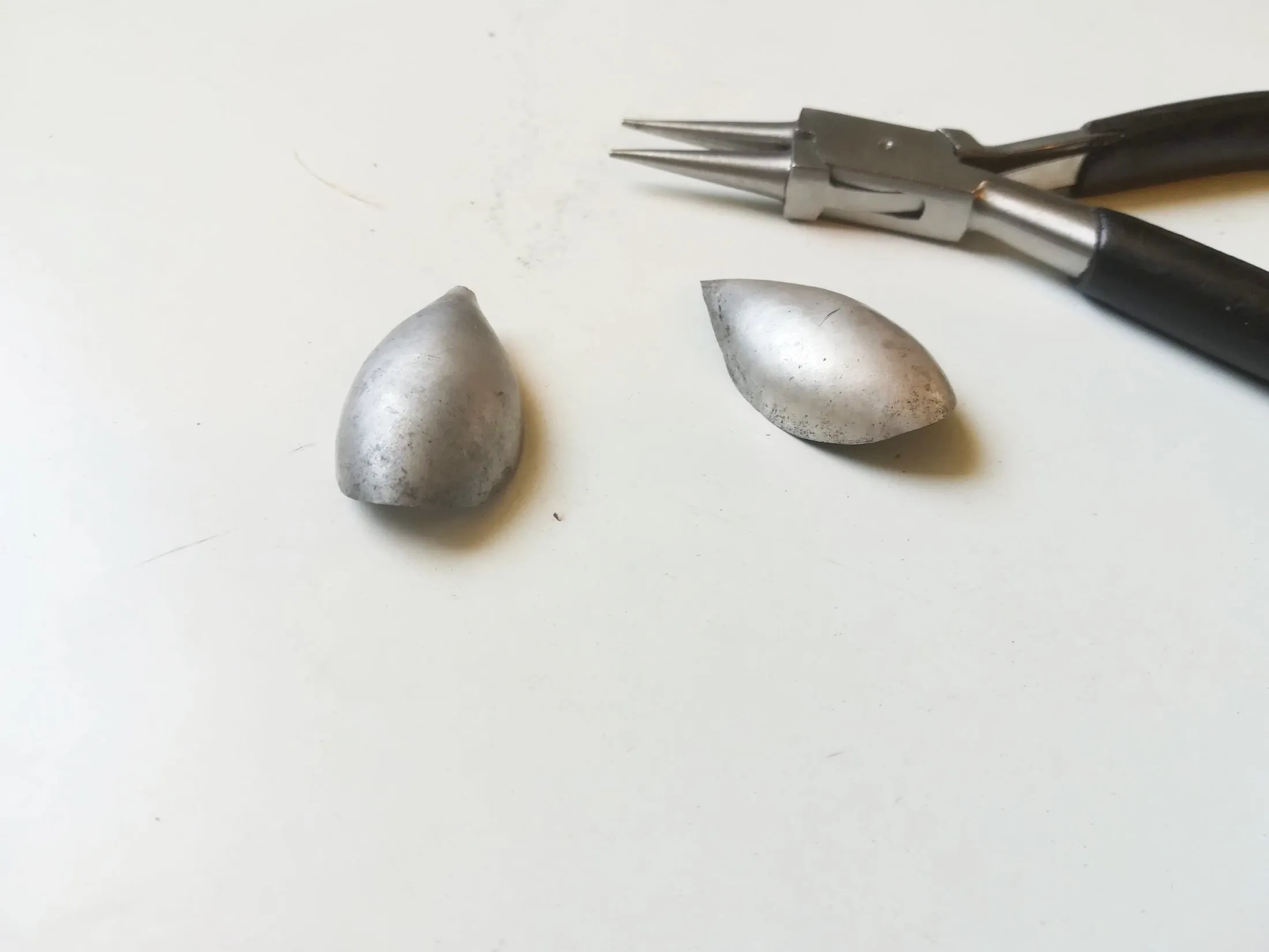 Pendientes Plata de Ley en forma de Gota con Agujeros