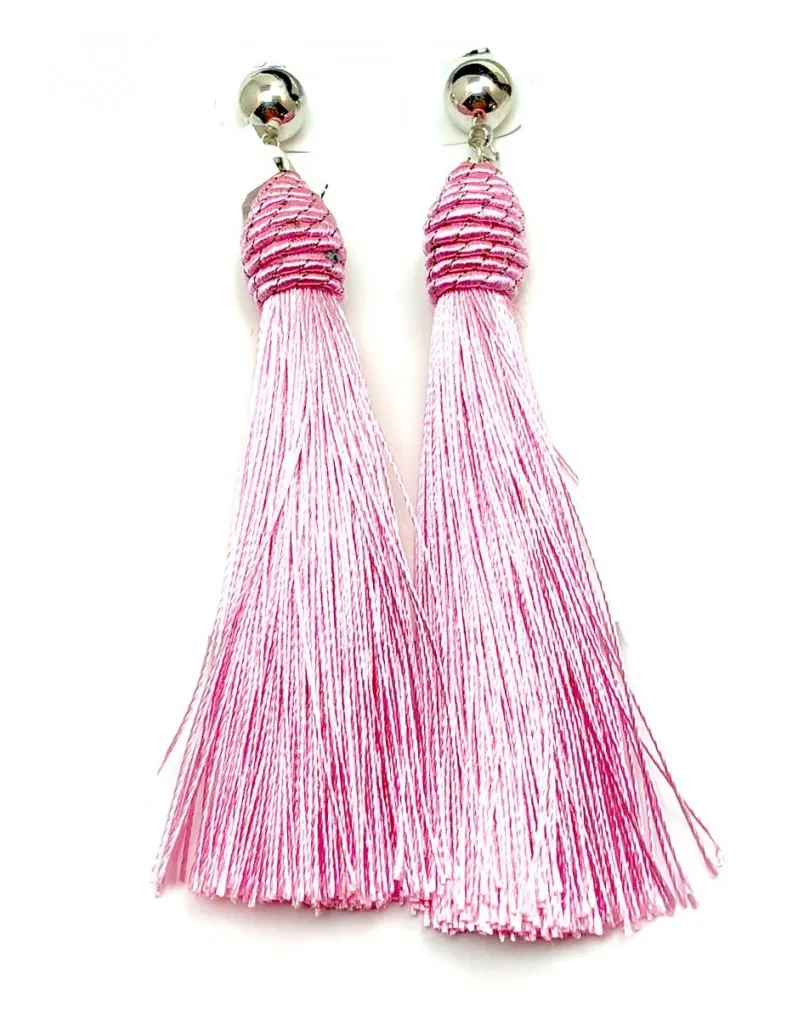 PENDIENTES POMPON ROSAS IDEALES PARA LLEVAR CON TUS LOOKS APORTANDO ESTE TOQUE FRESCO Y ACTUAL