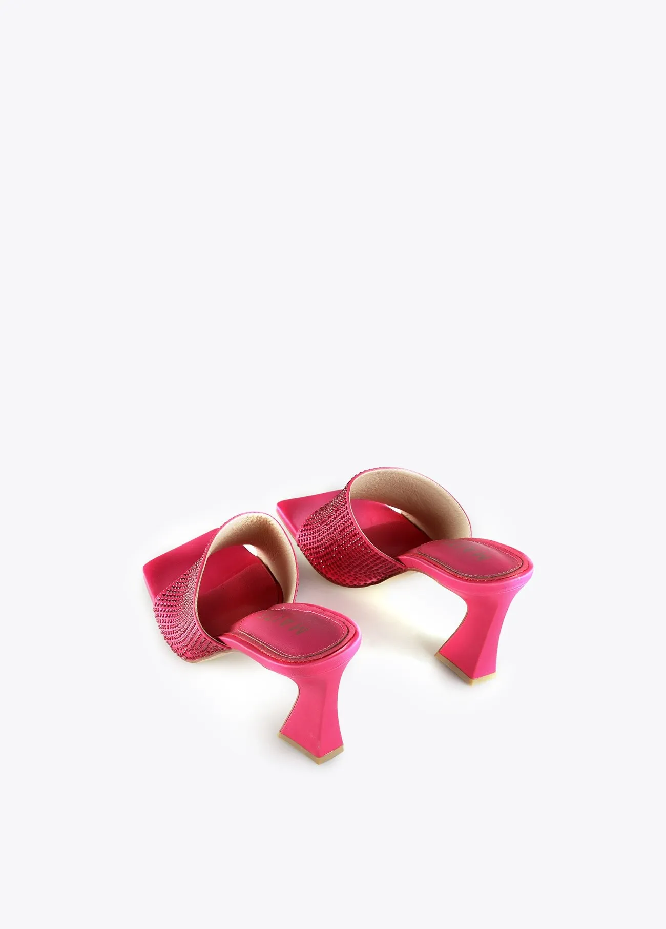 Sandalia con tira de cristales Fucsia Lola Casademunt