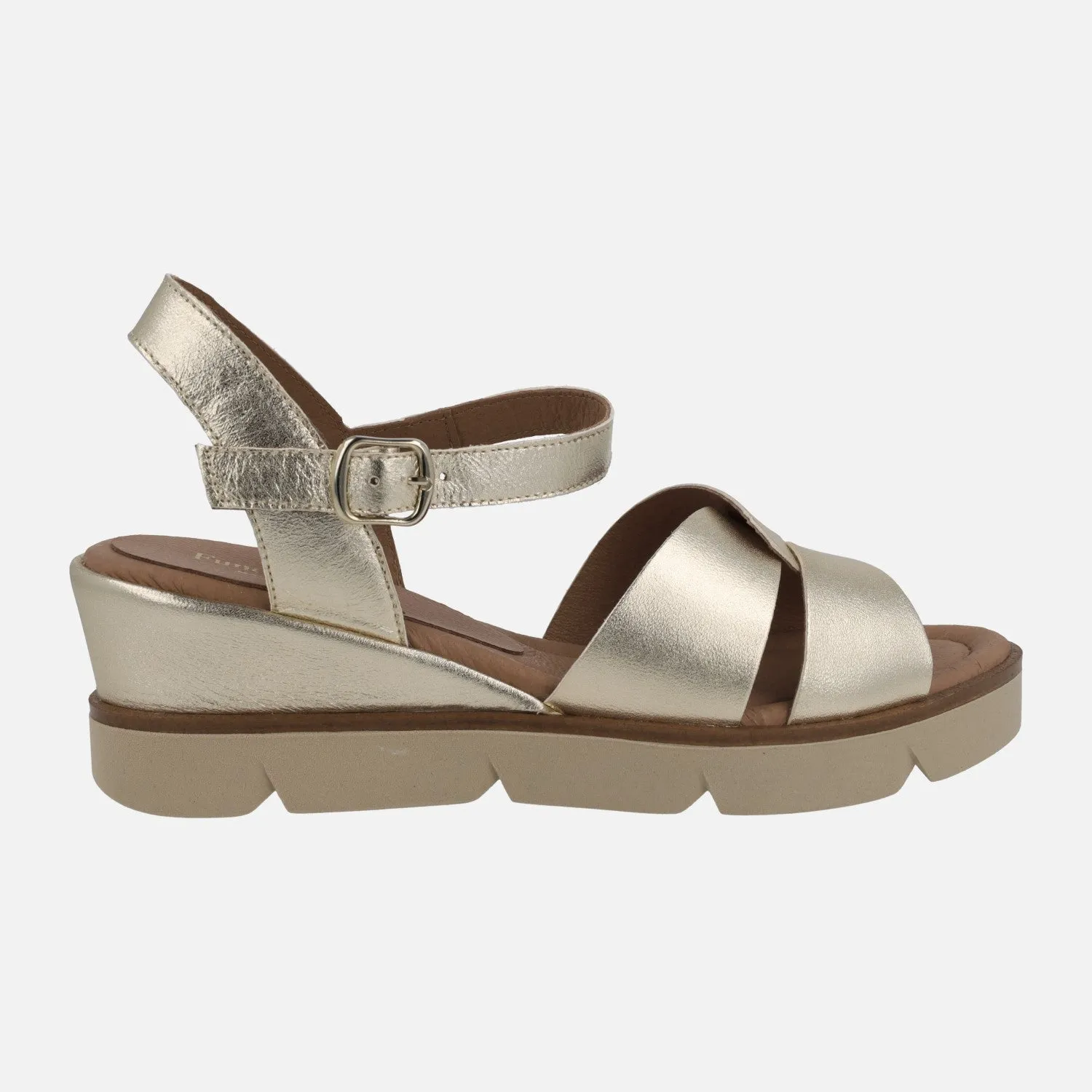 Sandalias doradas de piel con pulsera al tobillo y plataforma de goma
