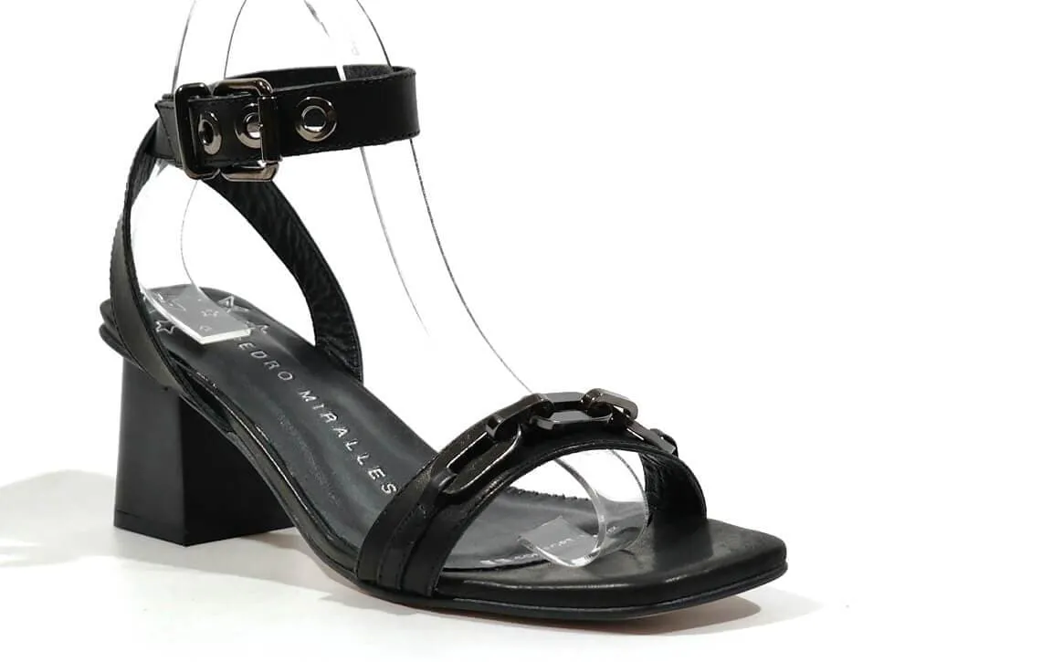 Sandalias Lille con adorno de cadena y pulsera al tobillo