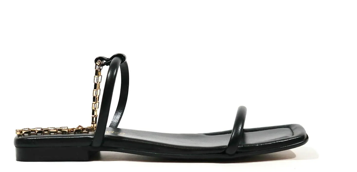 Sandalias negras con pulsera dorada al tobillo para mujer