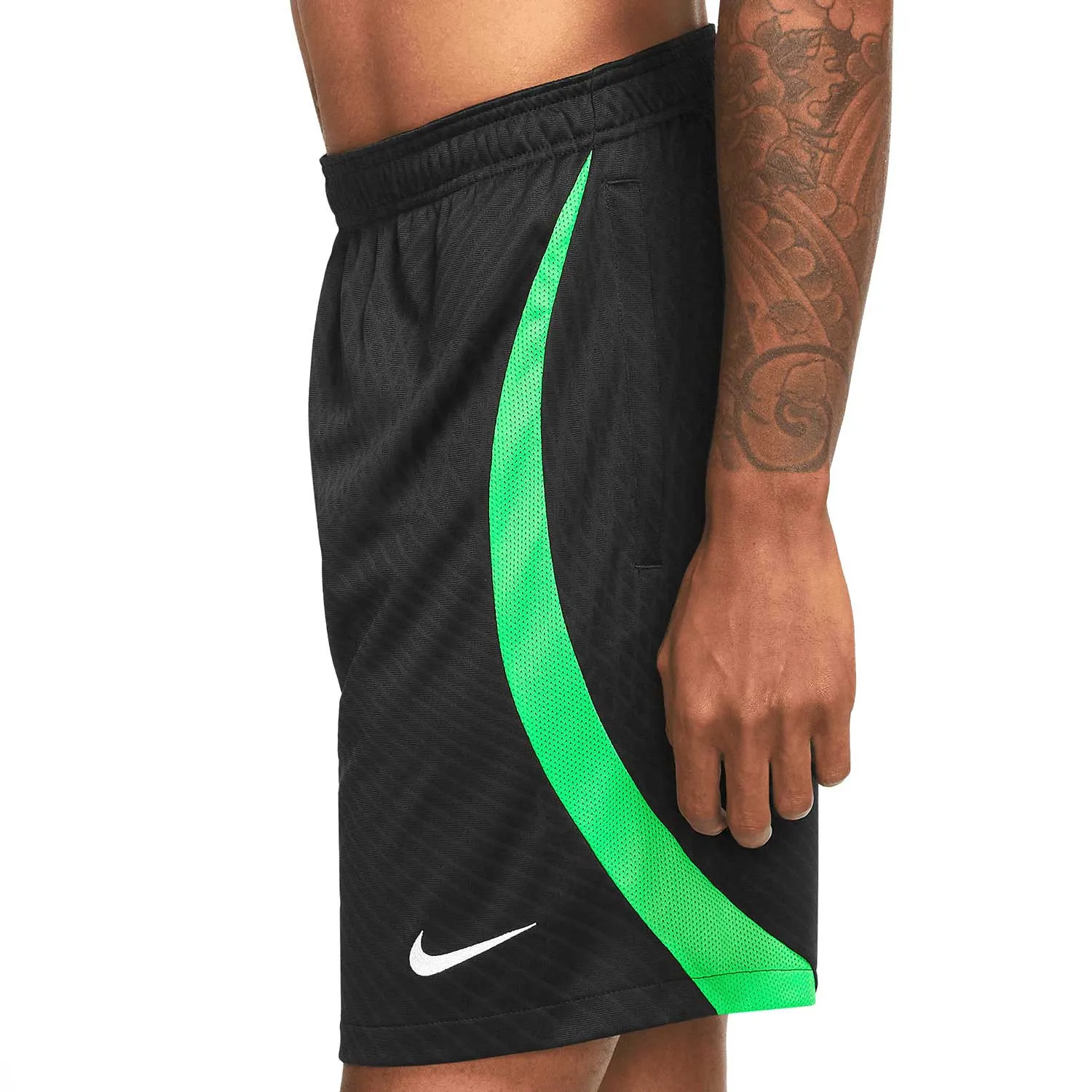 SHORT NIKE LIVERPOOL ENTRENAMIENTO DRIFIT STRIKE