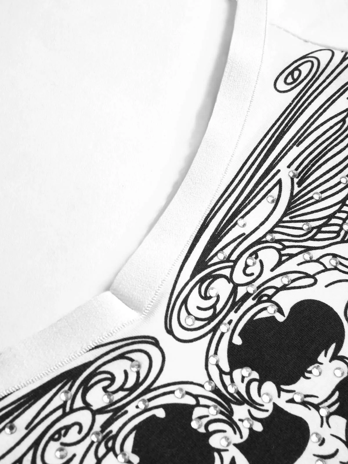 Top de manga larga blanco estampado con detalle de diamantes de imitación