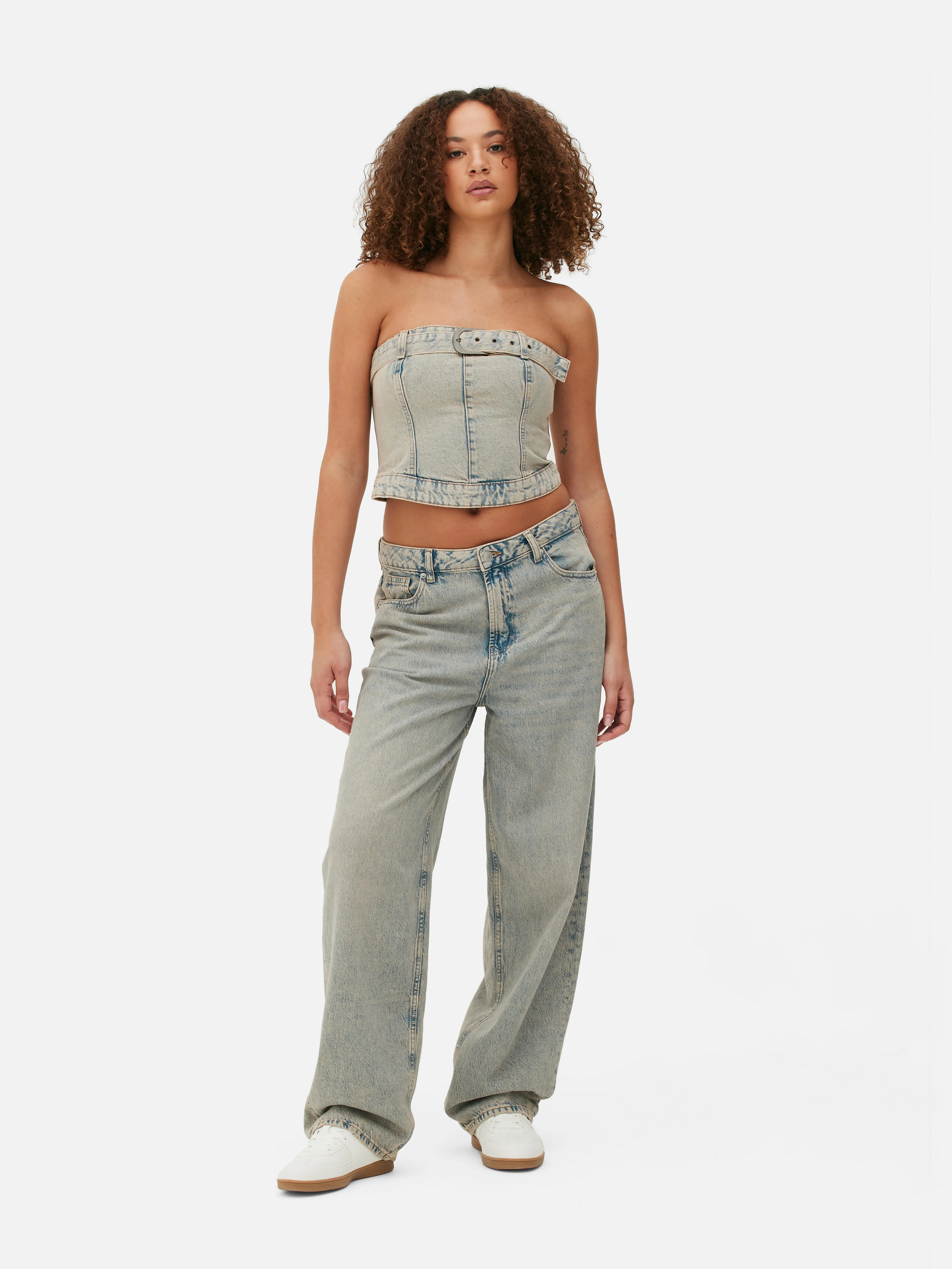 Top vaquero bandeau con detalle de hebilla