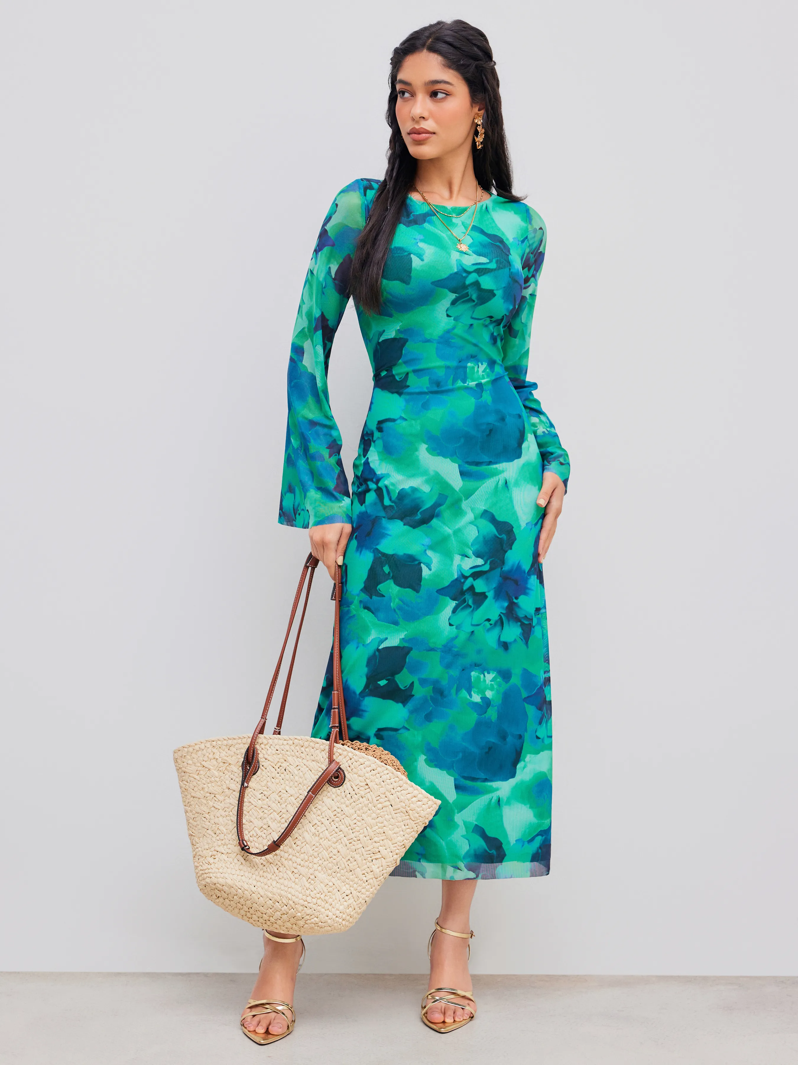 Vestido Maxi Floral con Cuello Barco de Malla