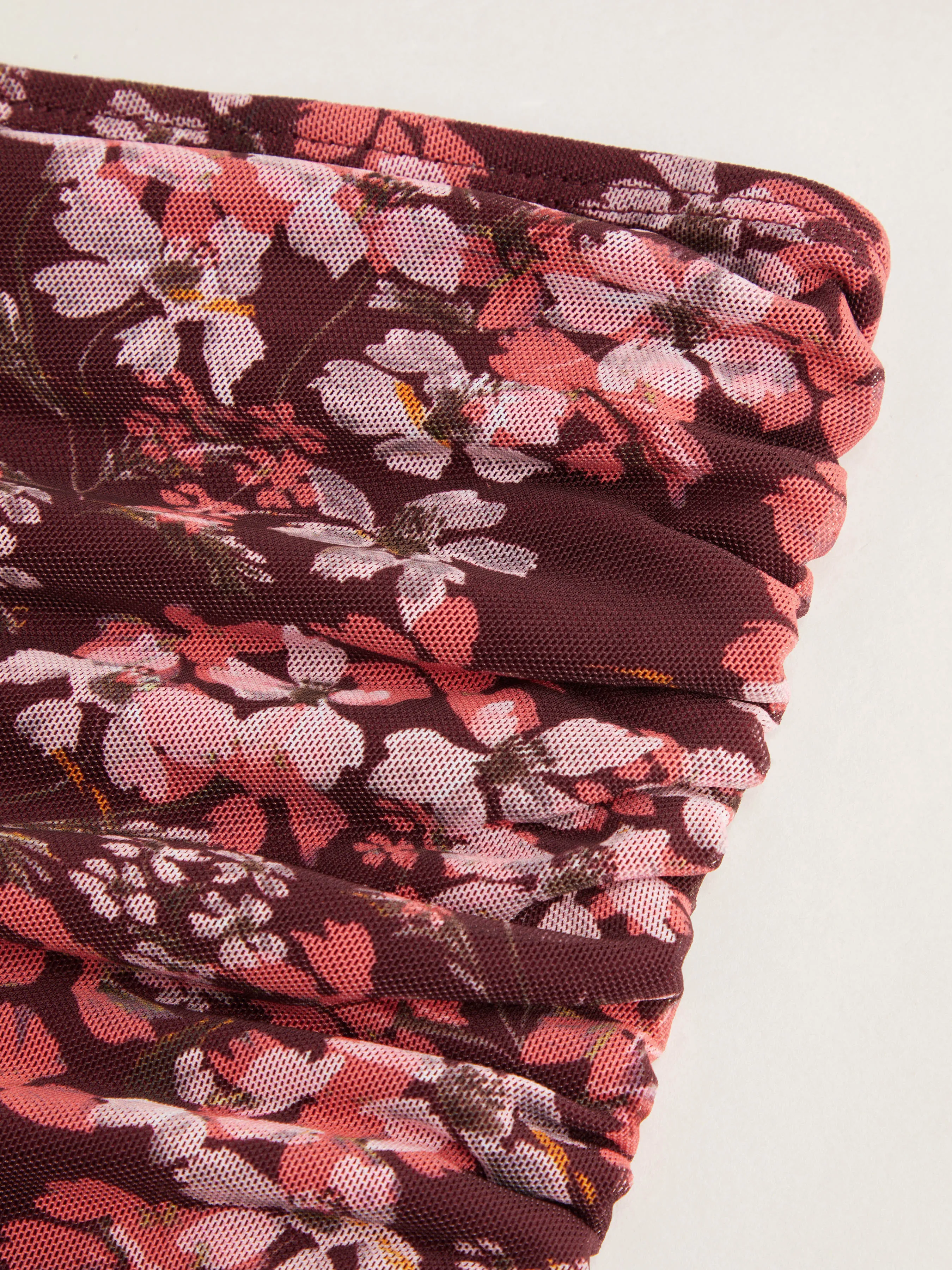 Vestido Mini Tubo con Cordón y Malla Floral